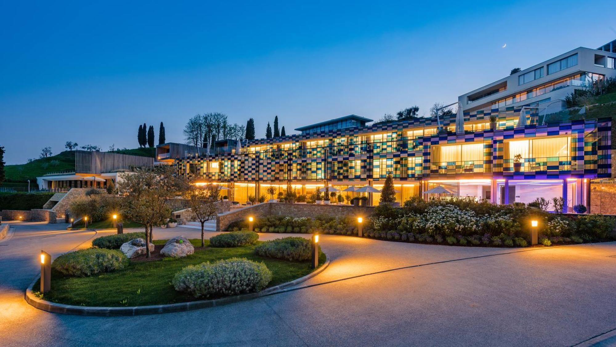 Отель Eden Reserve Гардоне Ривьера